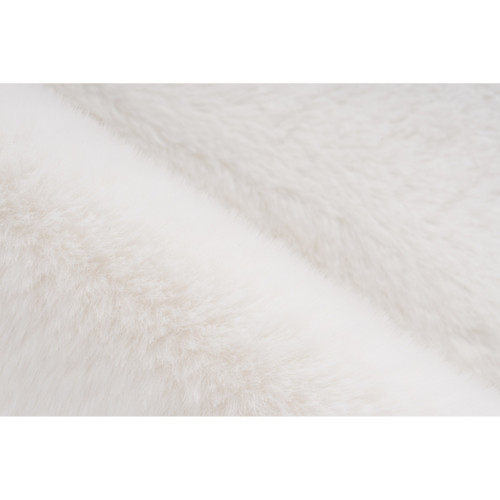 Nahaufnahme weicher weisser Hochflor-Teppich Lalee Heaven, flauschige Textur, gemütliche Wohnraumatmosphäre