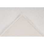 Lalee Heaven Teppich in Weiss – Nahaufnahme der Rückseite mit flauschigem Flor und stabilem Textilrücken