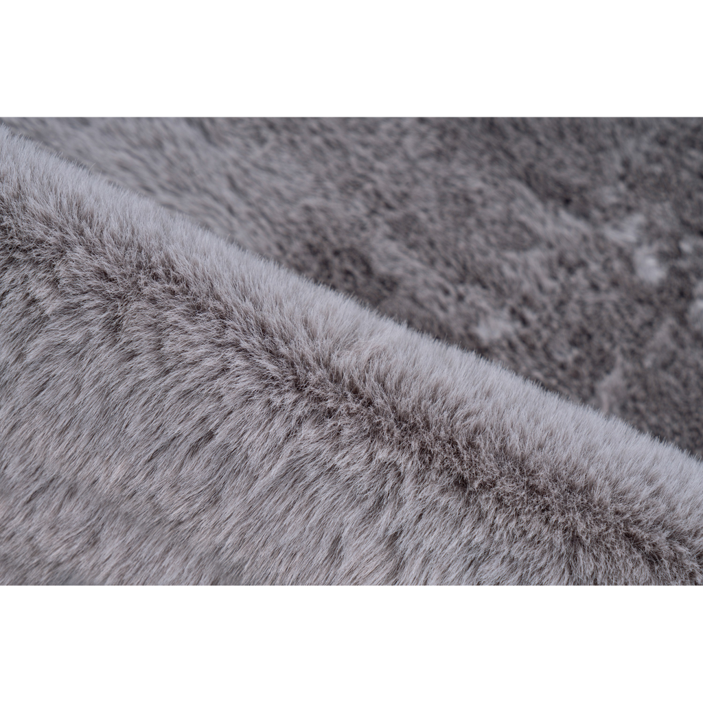 Fausse fourrure grise douillette