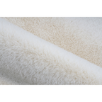 Lalee Cosy Kunstfell Teppich in Creme-Beige – Detailaufnahme der weichen Flor- und Rückseite