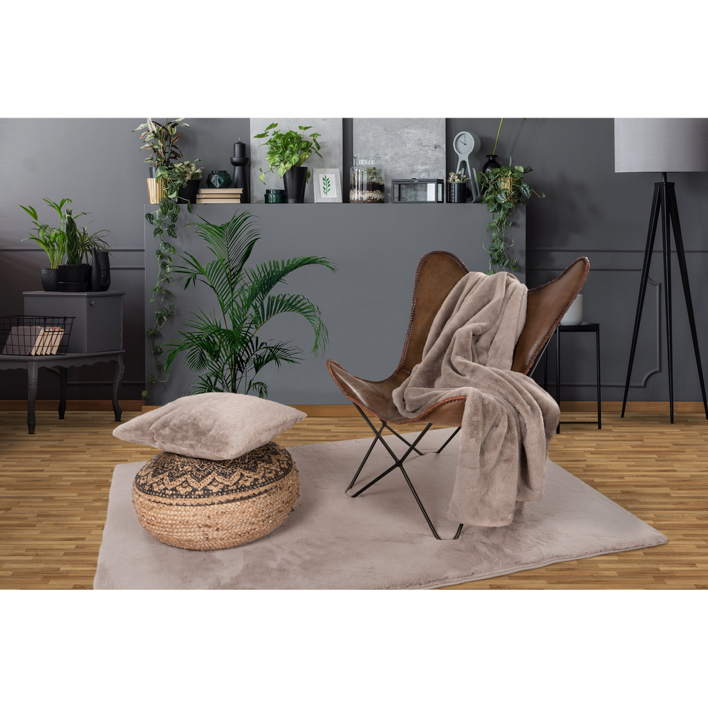 Couverture douce et moelleuse couleur taupe