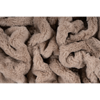 Flauschige beige Wohndecke Heaven von Lalee in weichem Felloptik-Design, kuschelig drapiert