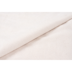 Lalee Plush Decke in Cremeweiß – weiche, gefaltete Kuscheldecke mit samtig-flauschiger Textur
