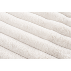 Lalee Plüschdecke in Cremeweiß mit diagonalen Streifen – weiche, hochwertige Kuscheldecke