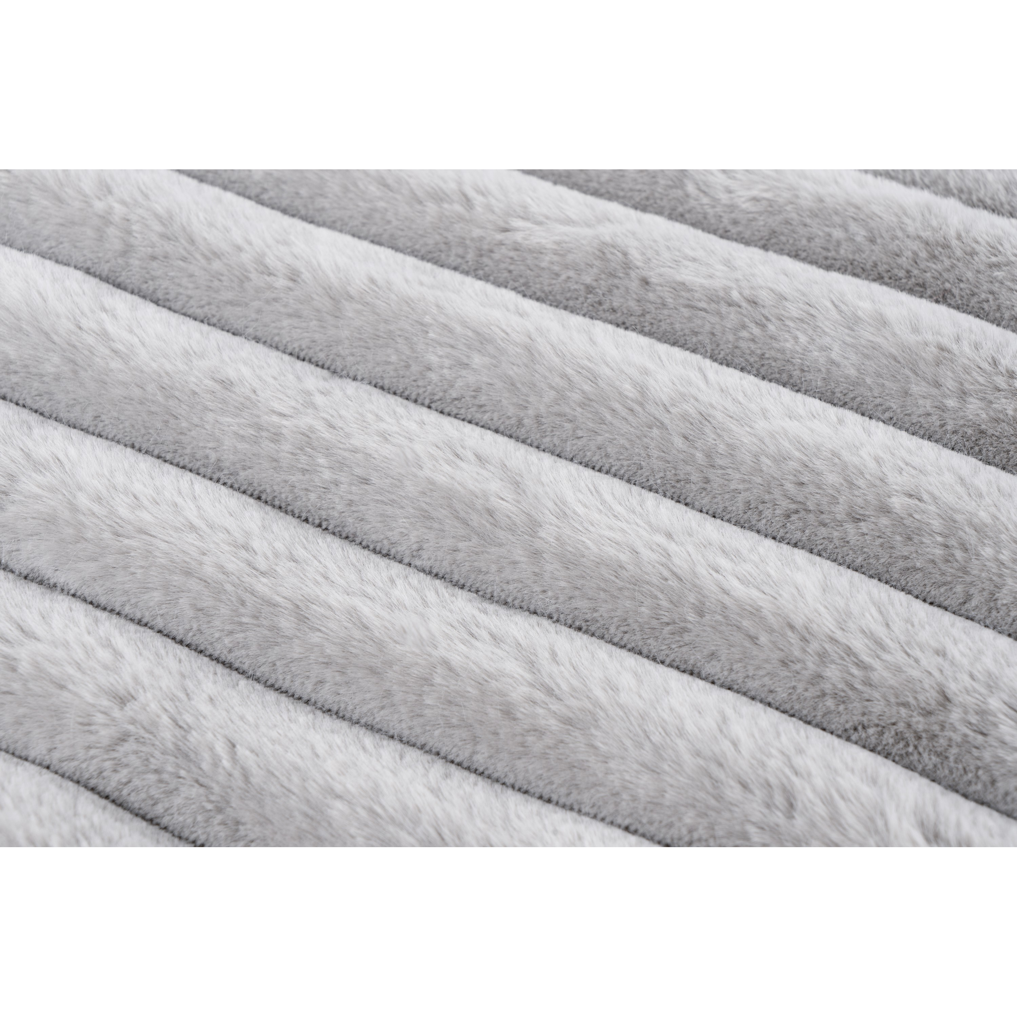 Couverture douce et moelleuse argentée