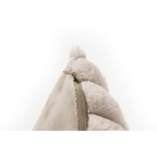 Lalee Plüschkissen in Beige mit sichtbarem Reißverschluss – Detail-Nahaufnahme eines hochwertigen Dekokissens