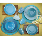 Creatable Kombiservice Nature Aqua 16-teilig in Blau-Türkis mit Tellern, Schüsseln und Tassen auf gelbem Untergrund