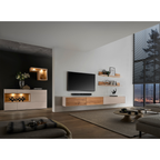 Modernes Wohnzimmer mit Sideboard, schwebendem TV-Lowboard und Wandregalen in Holz-Beige-Kombination