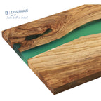 Zassenhaus Servierbrett aus Olivenholz mit grüner Epoxidharz-Einlage, River-Table-Design, Unikat
