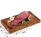 Küchenprofi Hackblock Eiche Stirnholz mit rohem Fleisch, Knoblauch und Spargel