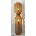 Bizzotto Stehlampe Malabo - Geflochtene Rattanleuchte mit Sanduhrform, elegante Bodenleuchte für stilvolles Wohnambiente.