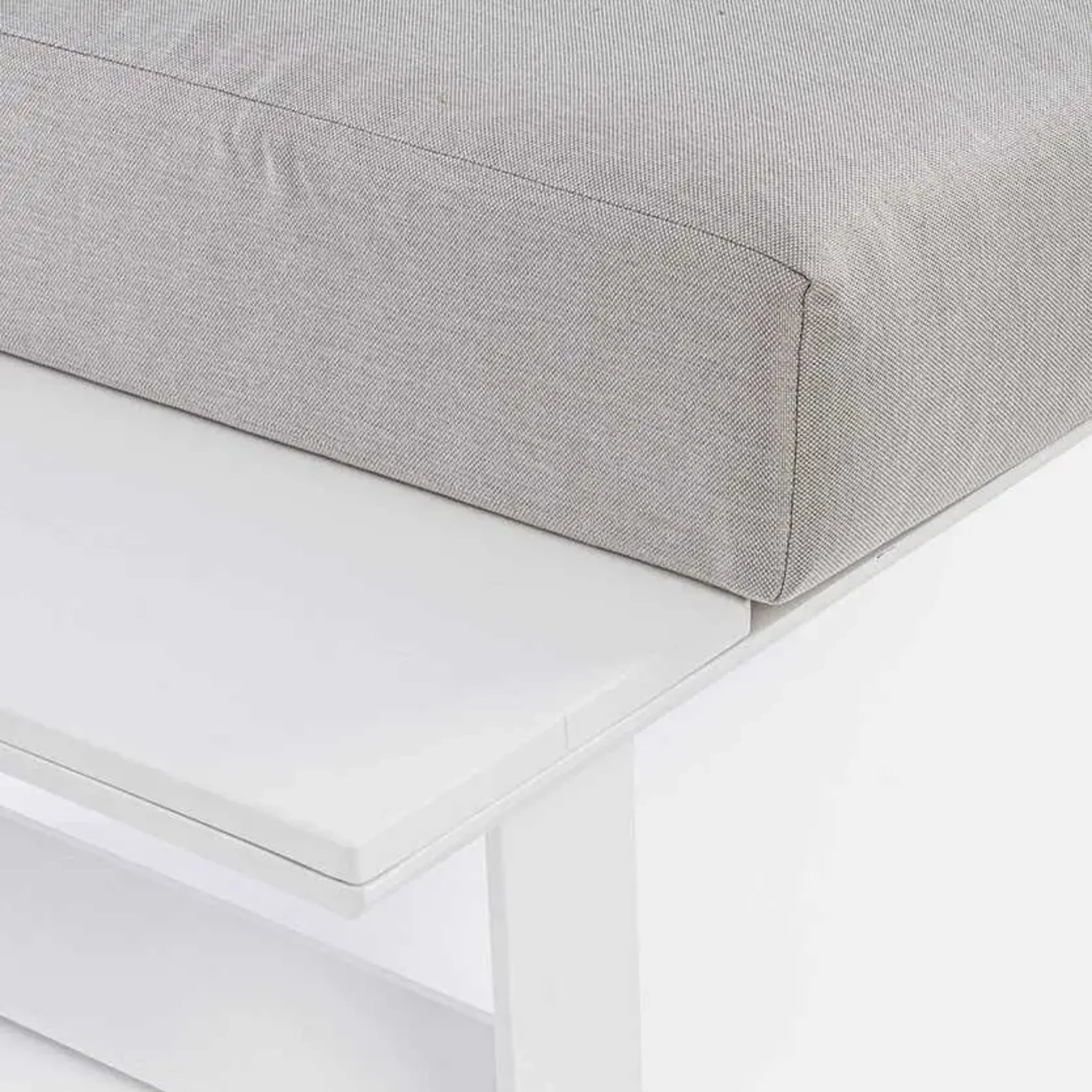 Bizzotto Ecksitzgruppe Garten Lounge Konnor Weiss Nahaufnahme Polster und Metallrahmen