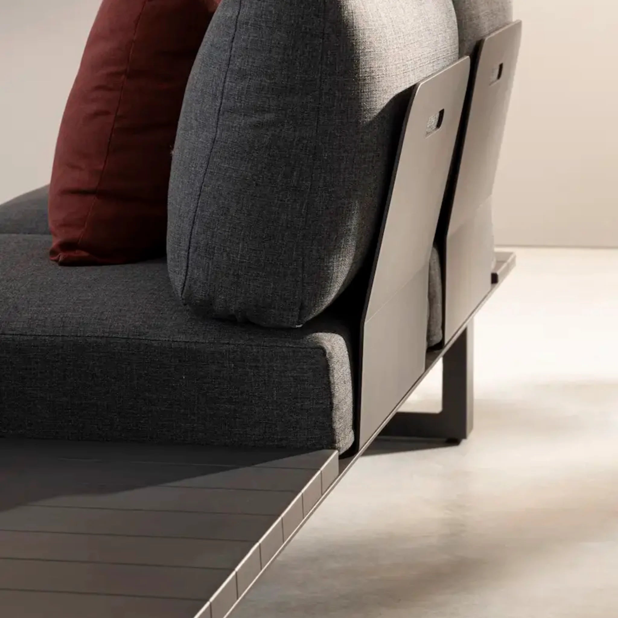 Bizzotto Eckgruppe Garten Konnor Anthrazit Nahaufnahme Polster und Kissen mit Metallgestell