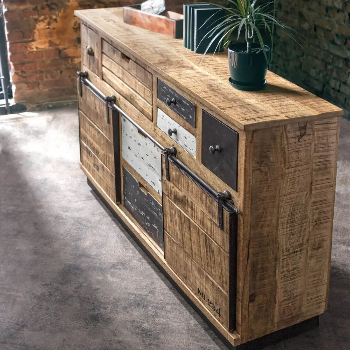 Buffet Tudor