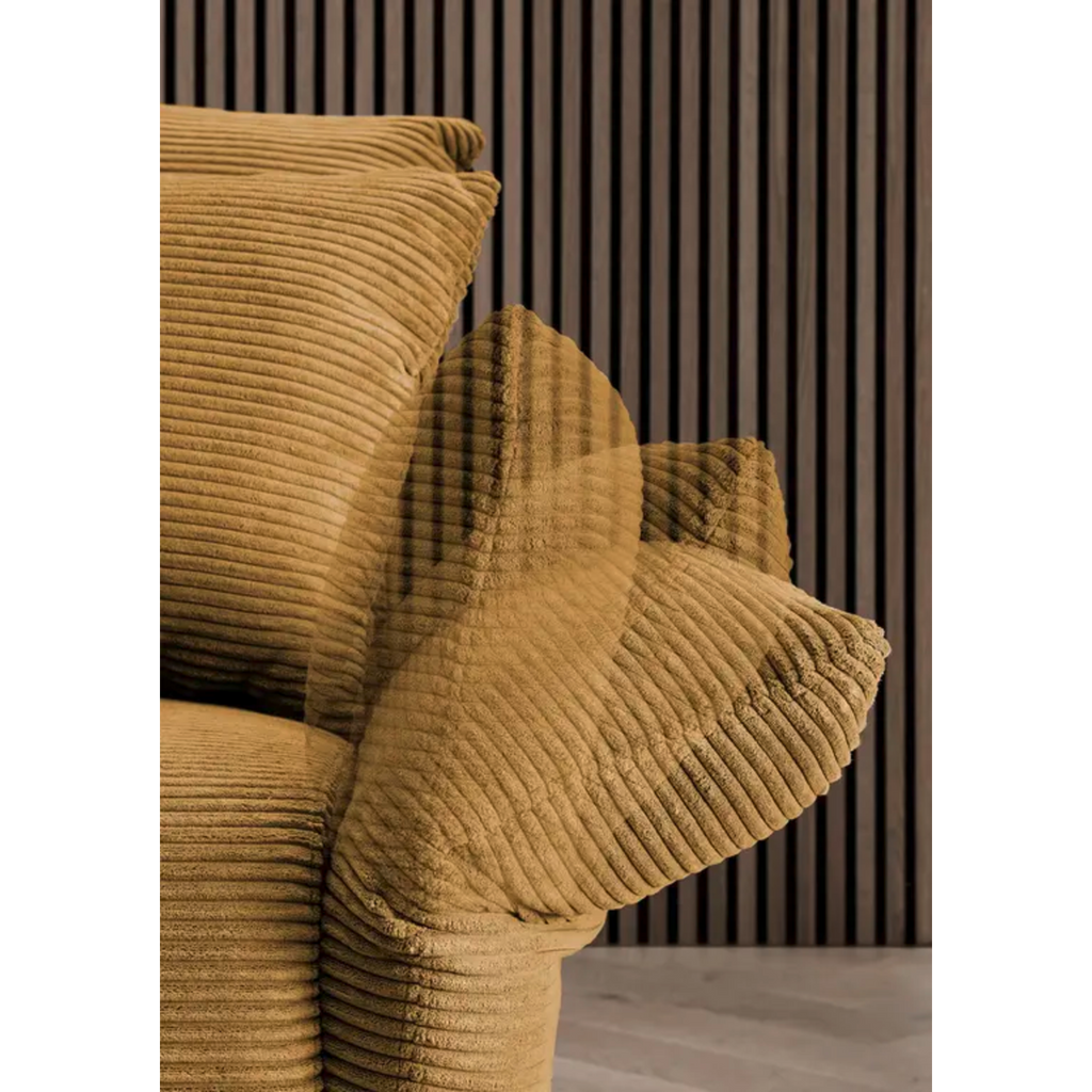 Kuschlige Eckpolstergruppe in Cord gold