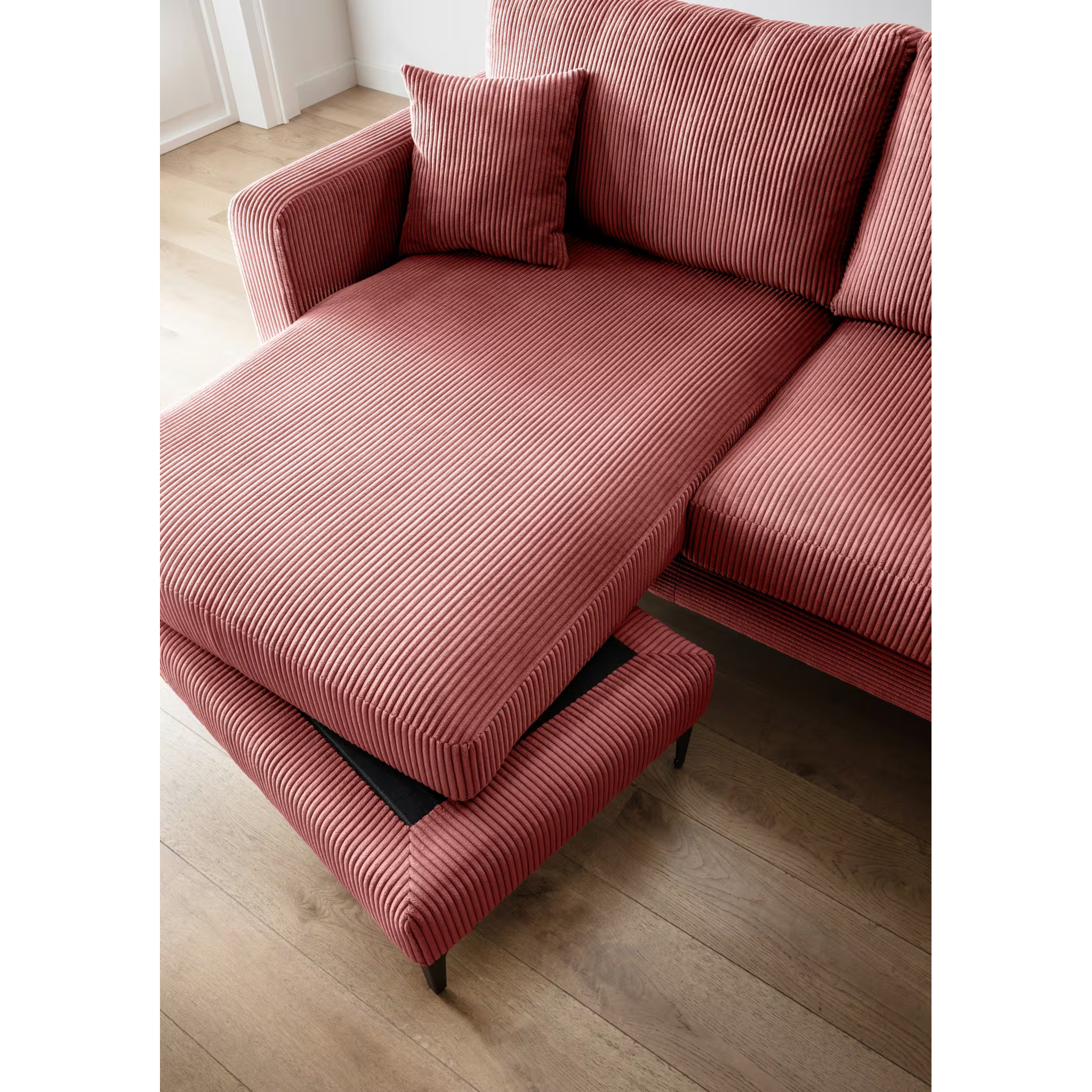 Canapé d'angle Eliza en velours côtelé corail