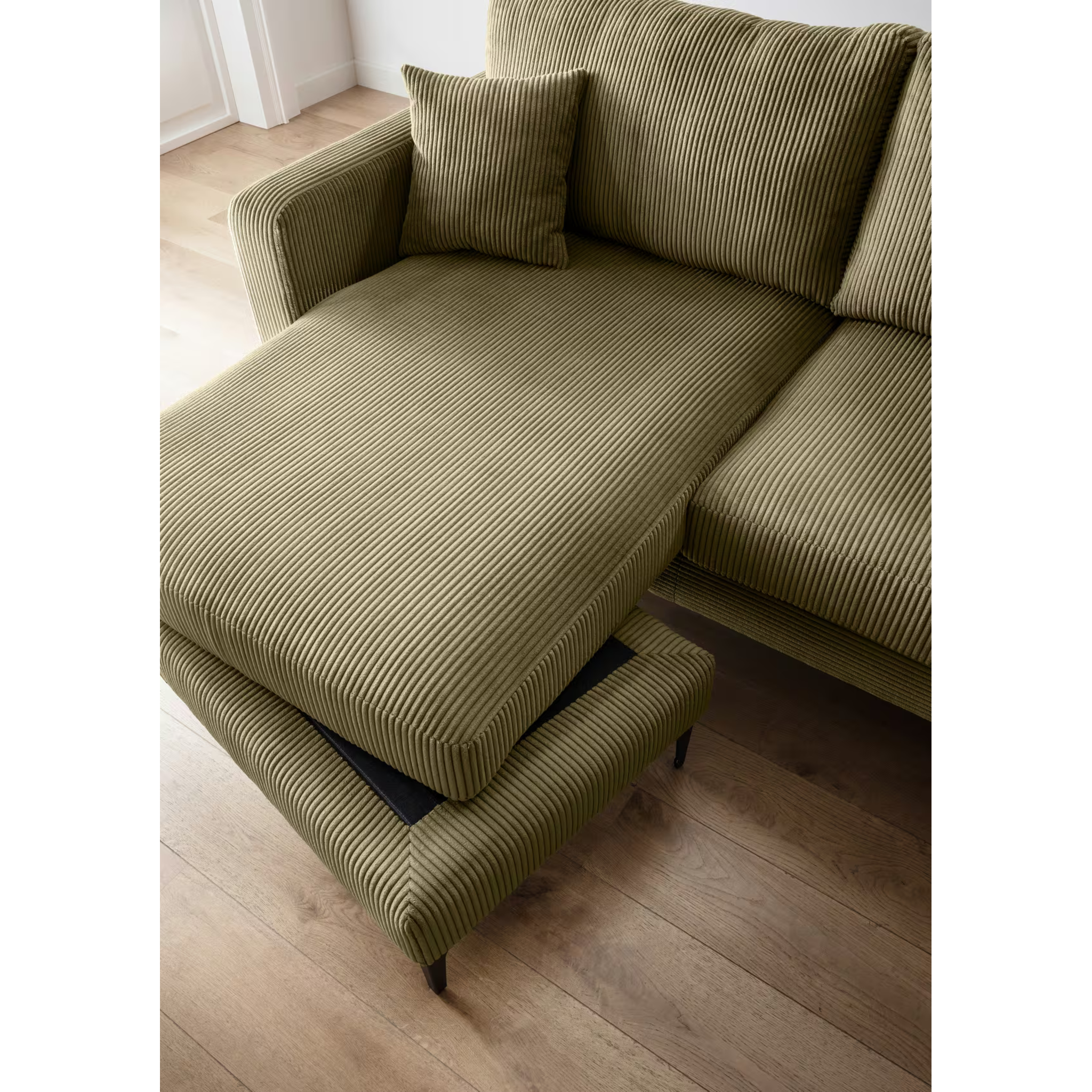 Canapé d'angle Eliza en velours côtelé vert olive