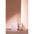 Jolipa Duftkerze Rose Réveuse in rosa Glasgefäß mit goldenem Deckel und Verpackungsbox