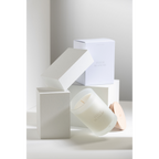 Jolipa Duftkerze Fleur Blanche in weißem Glasgefäß mit Holzdeckel und eleganter Geschenkbox