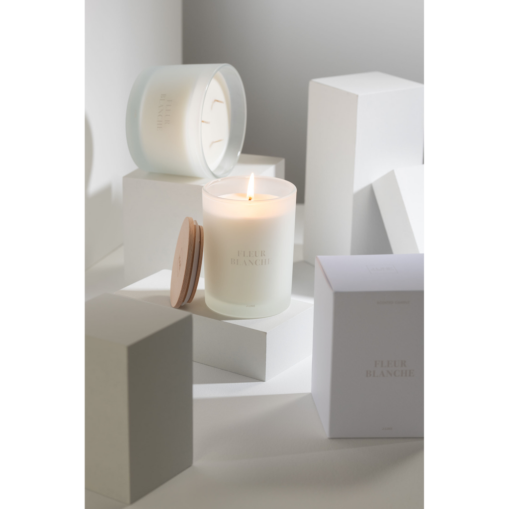 Bougie parfumée Fleur Blanche, 38 heures, 12,5 cm