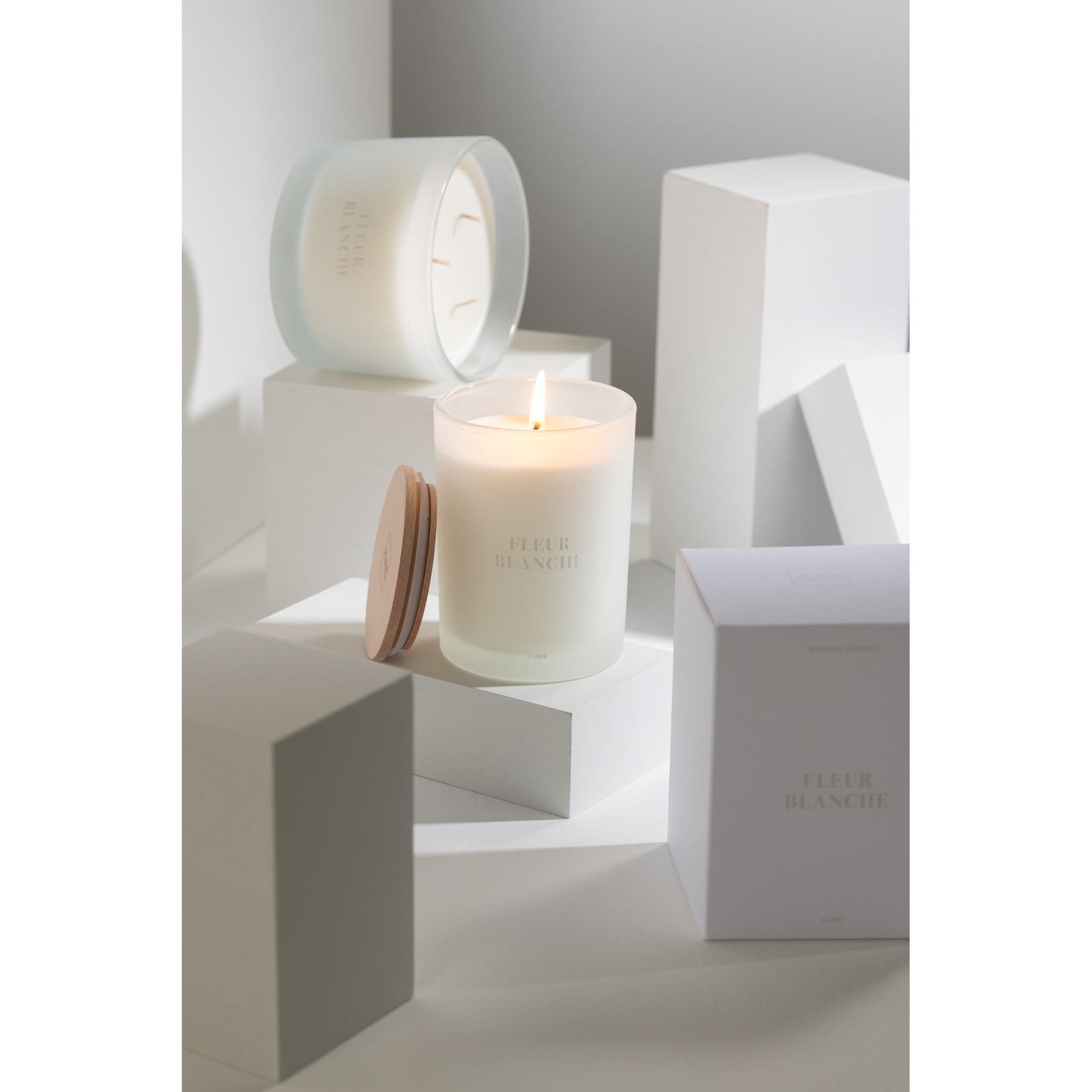 Bougie parfumée Fleur Blanche, 38 heures, 12,5 cm