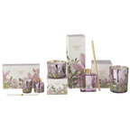 Jolipa Walk in the Woods Geschenkset Rosa: Duftkerzen, Raumdiffuser und Glasgefässe mit Blumenmotiv
