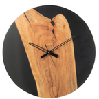 Runde Wanduhr aus Akazienholz mit schwarzem Epoxidharz und schwarzen Zeigern – modernes Naturholz-Design
