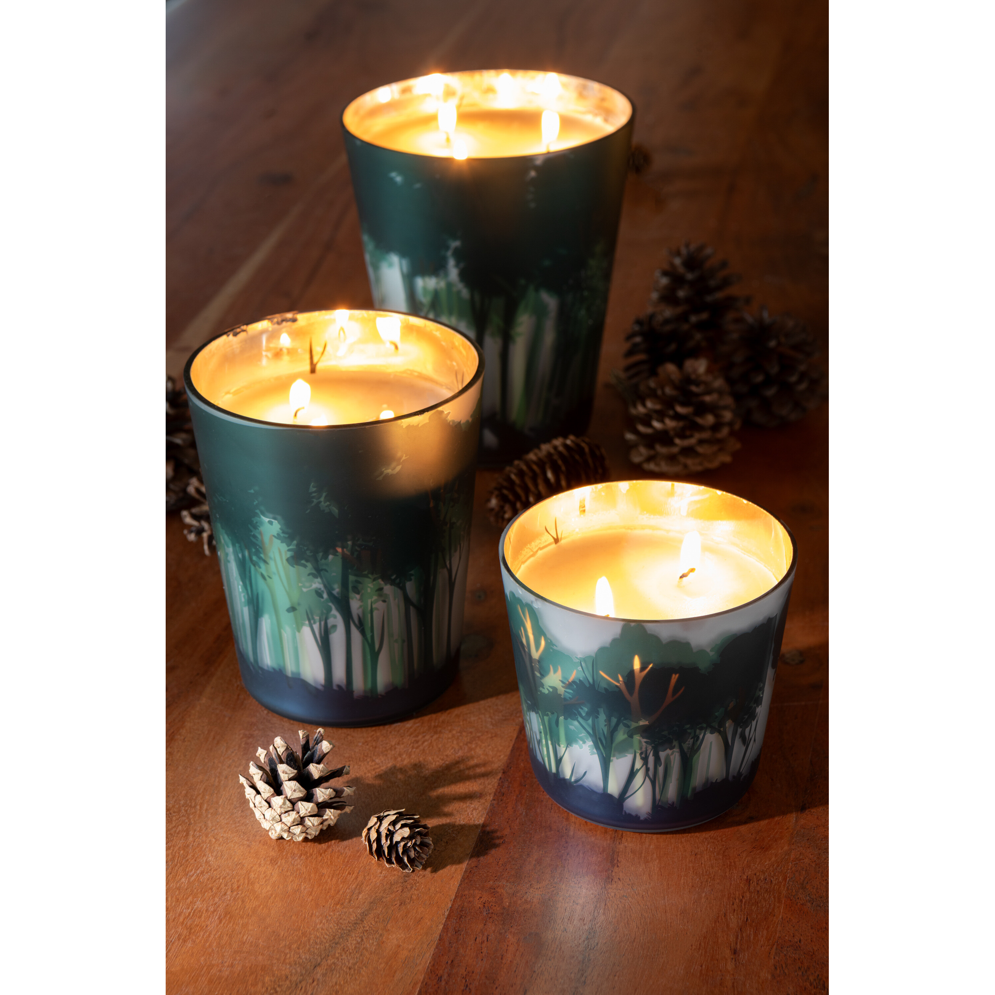 Bougie parfumée Noa Forest, verte, petite (13 cm)