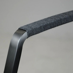 Sitmobilia Tinto Preto Stuhl in Schwarz - hochwertiger Design-Sessel mit grauer Textil-Rückenlehne und Metallgestell