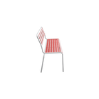Moderner Stuhl mit rotem Sitzflächendesign und grauem Metallgestell, Seitenansicht.
