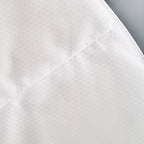 Weisses Daunen-Duvet mit Wabenmuster-Bezug, Nahdetail des Clima Outlast Light Bettdecke