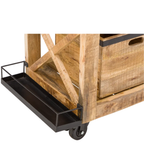 Servierwagen aus hellem Holz mit schwarzem Metalltablett und Rollen, unterer Stauraum mit Kiste.