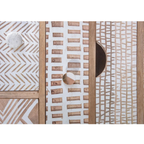 Gutmann Kommode Linea mit modernen Holzmustern und geometrischen Designs in Natur- und Weißtönen.