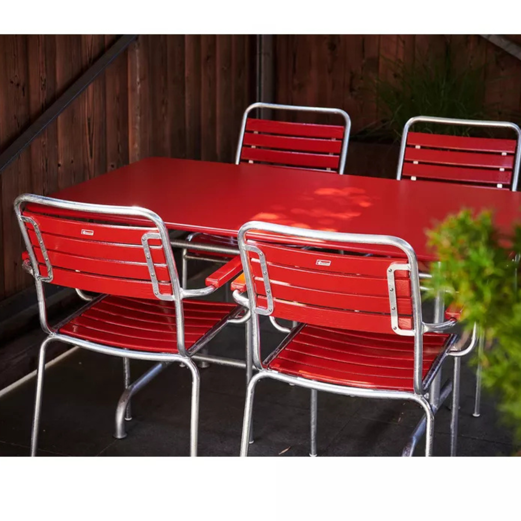Schaffner Rigi Holzlattenstuhl rot - Gartenmöbel Set mit Tisch und Stühlen im Freien