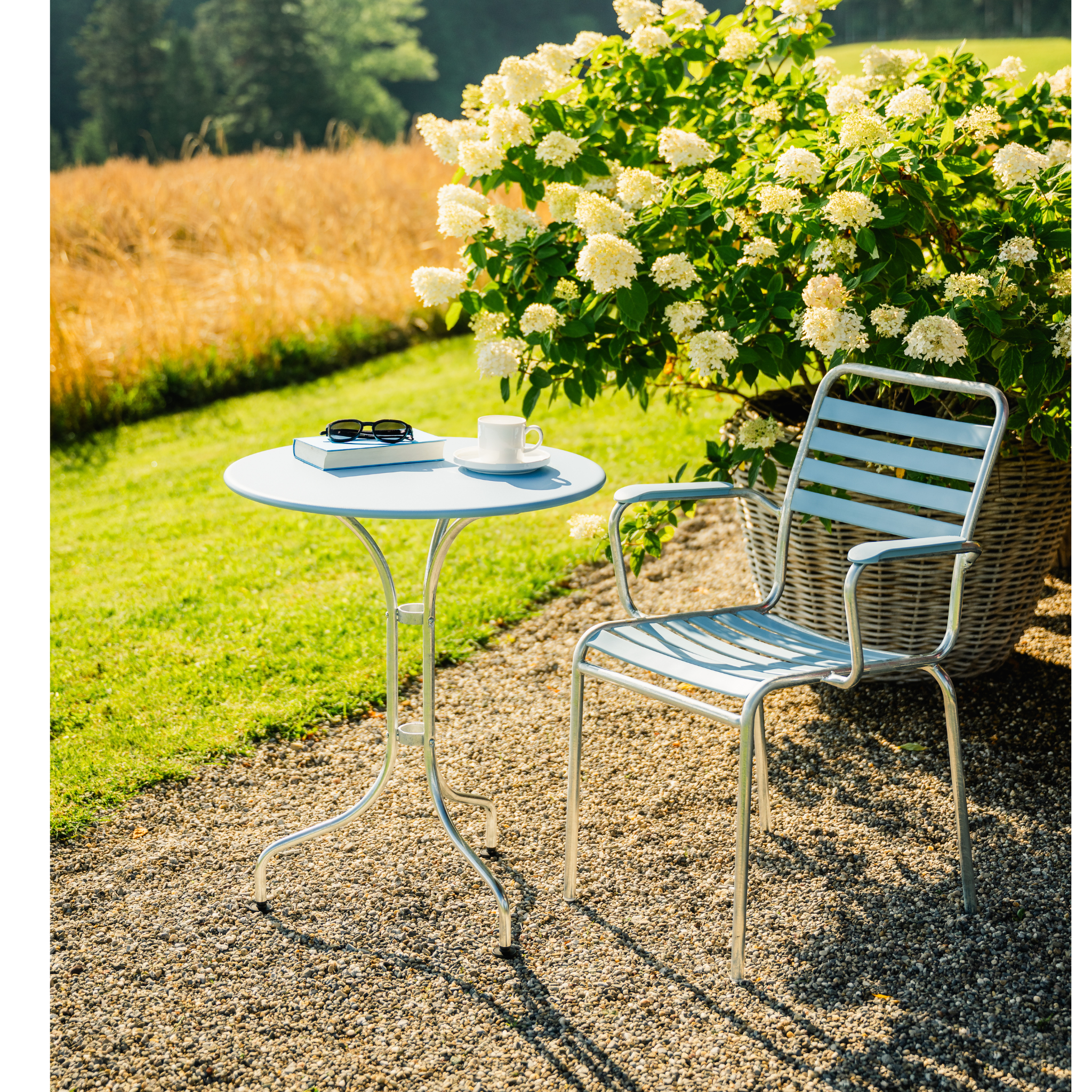 Schaffner Metalltisch St. Moritz 60cm rund in Weiß - moderner Gartentisch für Terrasse und Balkon