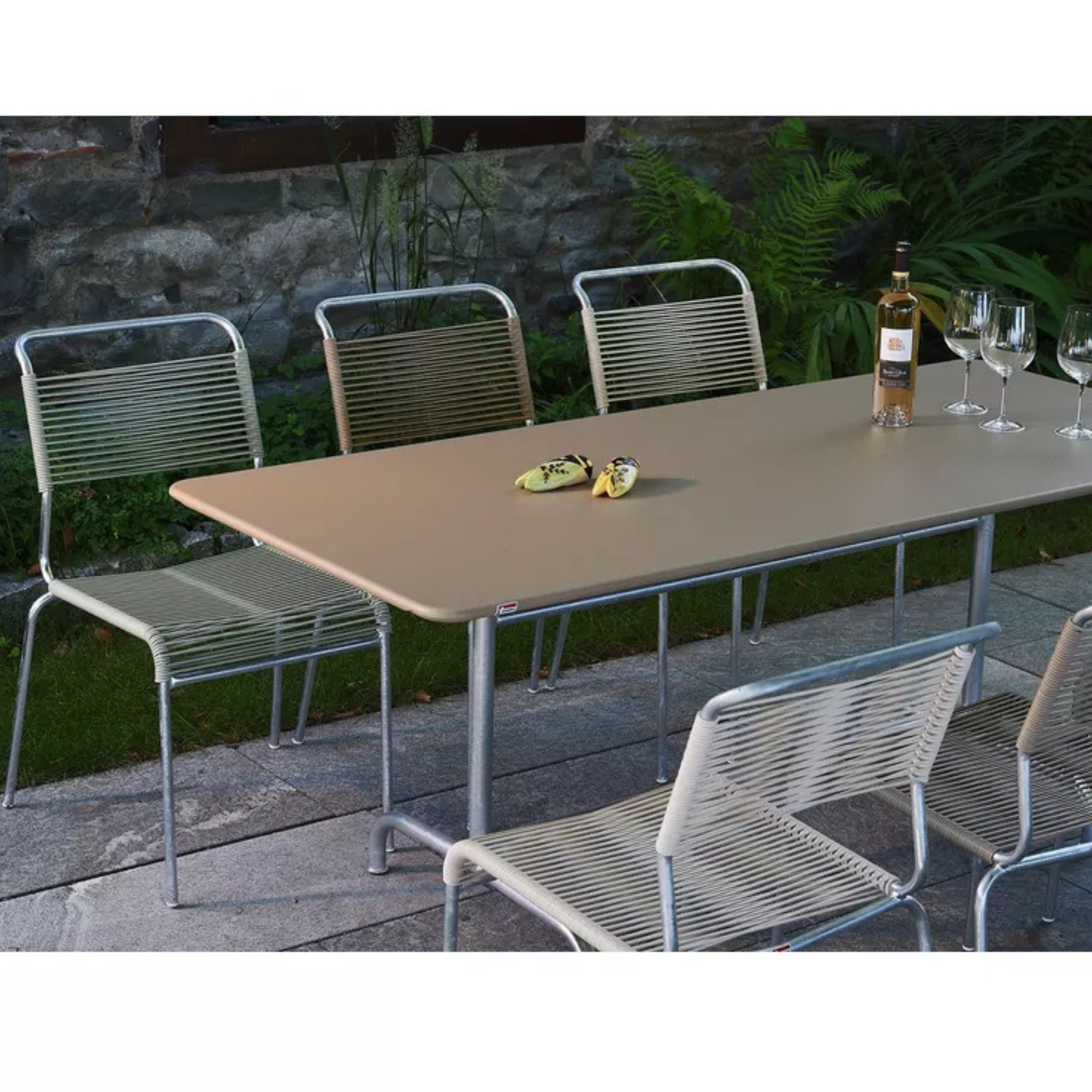 Schaffner Metalltisch Rigi 140x80cm - moderner Gartentisch mit Stühlen im eleganten Design