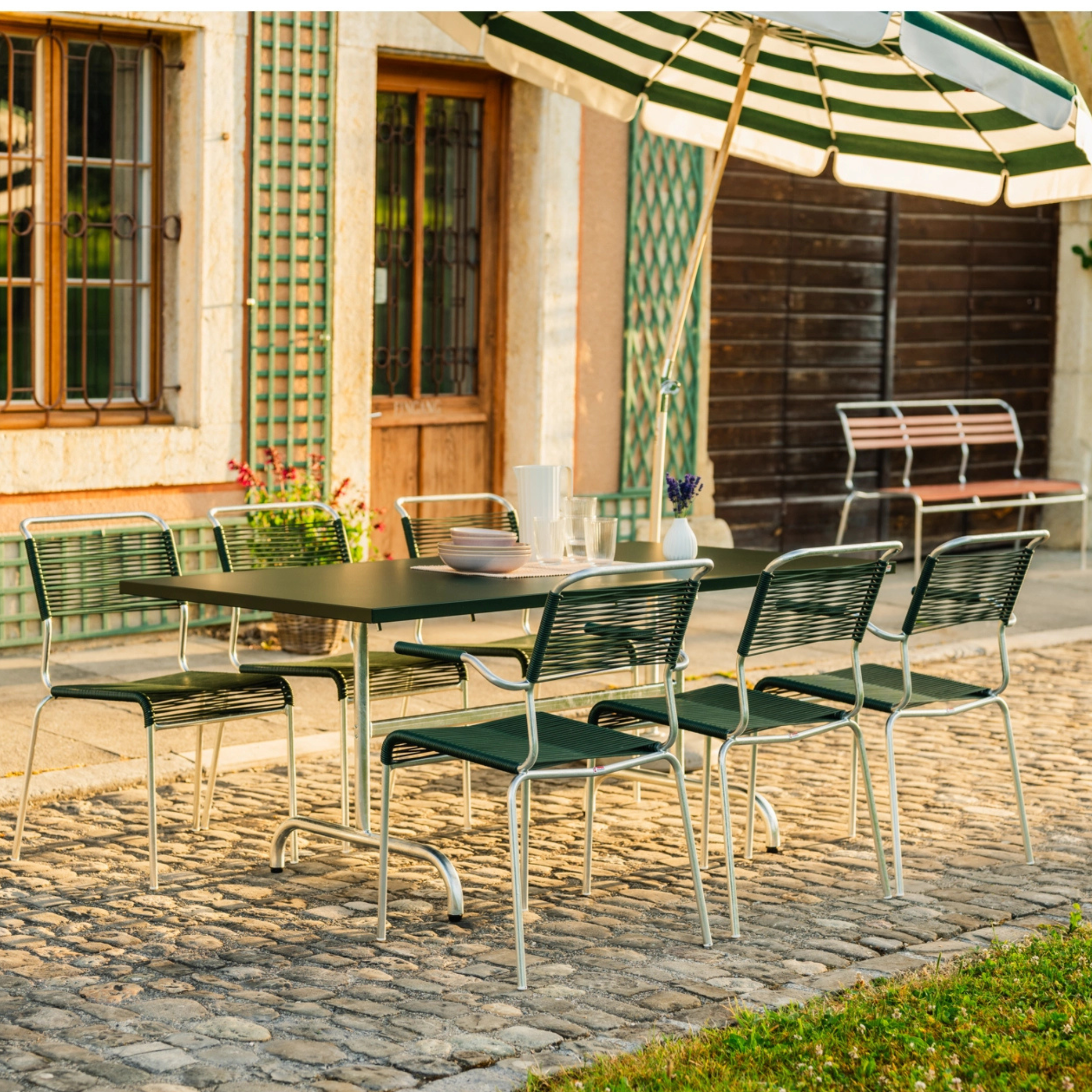 Schaffner Spaghettistuhl Säntis ohne Armlehne in Pastellblau, feuerverzinkt - moderne Gartenmöbel