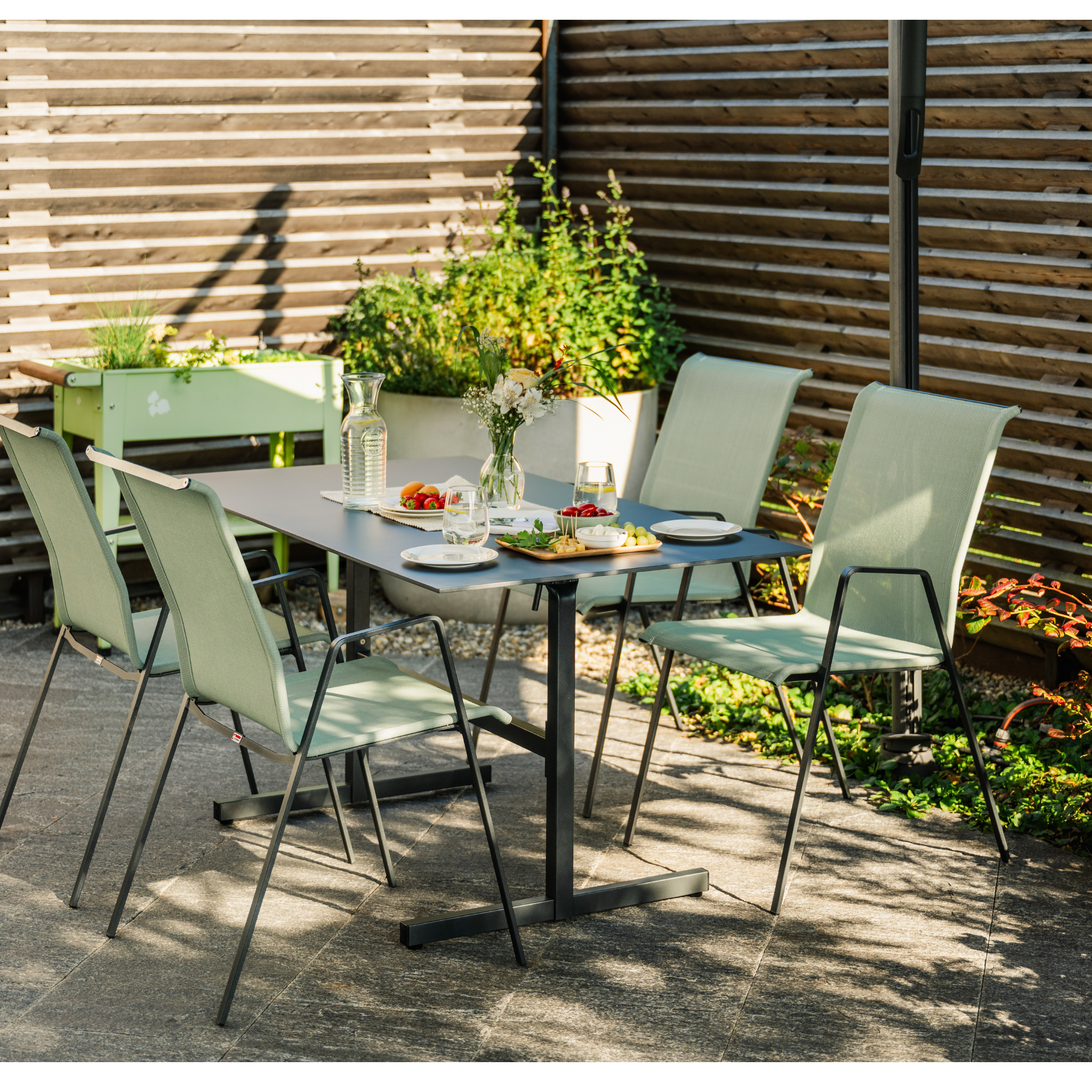 Schaffner Sessel Luzern Comfort in Champagner Creme-Grün - modernes Gartenmöbel Set mit Tisch