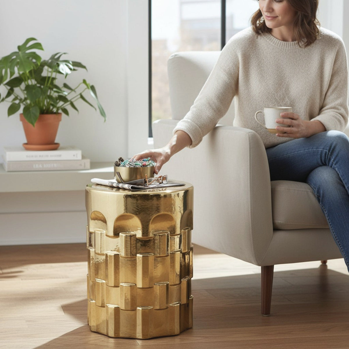 HAKU Möbel Beistelltisch aus Keramik Säulenfuss in Gold