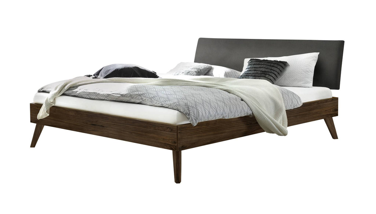 Hasena Pesaro Bett mit Polsterkopfteil – 90 x 200 cm, Fusshöhe 20 cm, Nussbaum, geölt, Monet steel