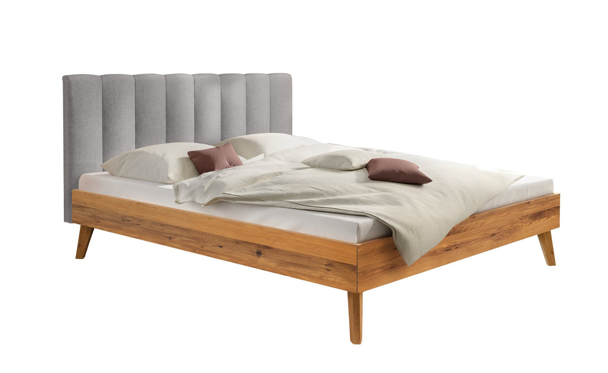 Hasena Taliana Massivholzbett mit Polsterkopfteil – 140 x 200 cm, Fusshöhe 20 cm, Wildeiche natur, geölt, Pace light grey