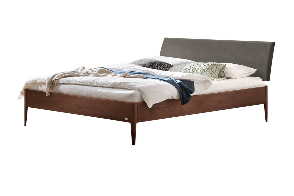 Hasena Fanano Bett mit Polsterkopfteil – 140 x 200 cm, 20 cm, Nussbaum, geölt