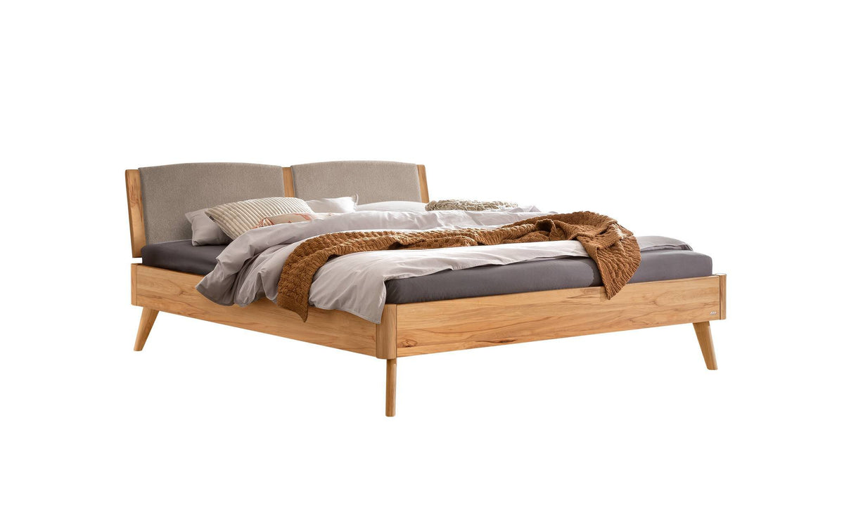 Hasena Fabro Bett mit Polsterkopfteil – 140 x 200 cm, Fusshöhe 20 cm, Wildbuche natur, geölt, 842-Pace sand