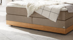 Hasena Alba Boxspringbett mit Stauraum – 180 x 200 cm, Glamour-Top, Pace sand