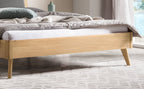 Hasena Mareto Massivholzbett mit Polsterkopfteil – 160 x 200 cm, Fusshöhe 20 cm, Nussbaum, geölt, 841-Pace grey