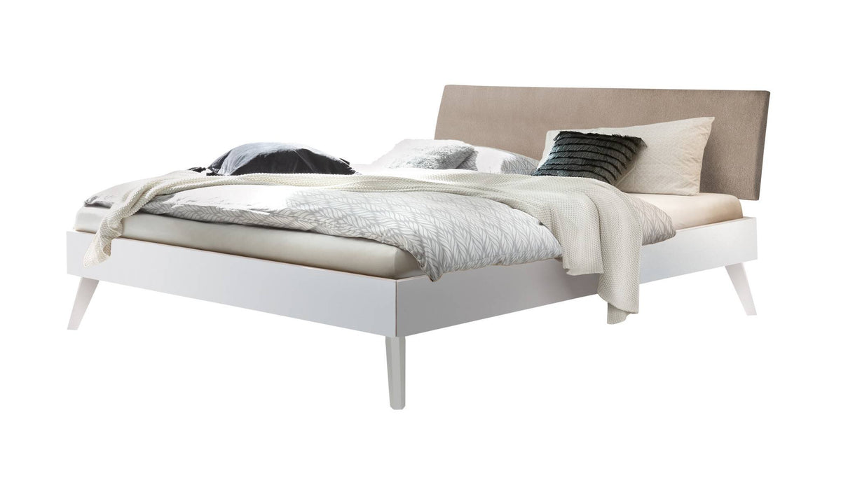 Hasena Pesaro Bett mit Polsterkopfteil – 90 x 200 cm, Fusshöhe 20 cm, MDF weiss deckend, lackiert, Pace sand