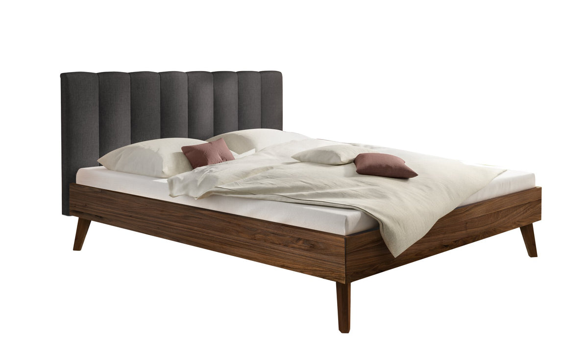 Hasena Taliana Massivholzbett mit Polsterkopfteil – 140 x 200 cm, Fusshöhe 20 cm, Nussbaum, geölt, Pace grey