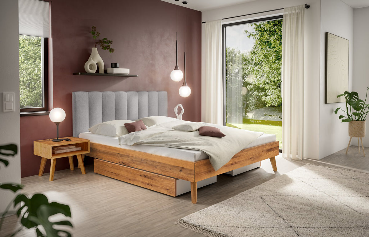 Hasena Taliana Massivholzbett mit Polsterkopfteil – 140 x 200 cm, Fusshöhe 25 cm, Wildeiche natur, geölt, Pace light grey
