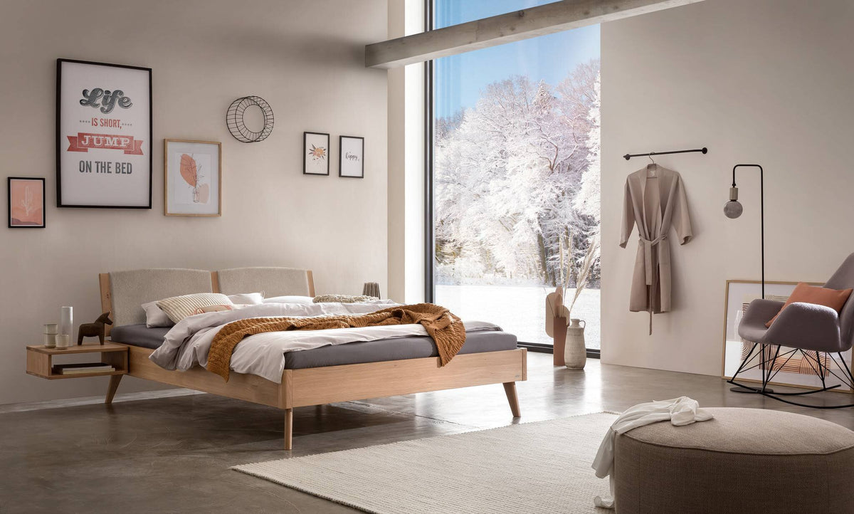 Hasena Fabro Bett mit Polsterkopfteil – 160 x 200 cm, Fusshöhe 20 cm, Wildeiche natur, geölt, 842-Pace sand