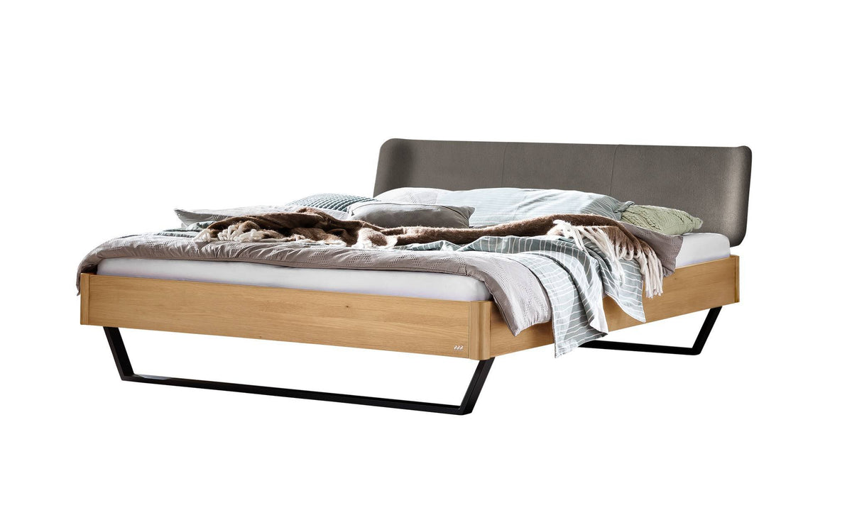 Hasena Montieri Massivholzbett mit Polsterkopfteil – 140 x 200 cm, Fusshöhe 20 cm, Eiche bright, geölt, 841-Pace grey